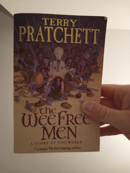 Book cover of Pratchett, Terry: The Wee Free Men