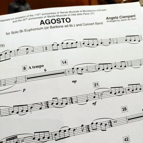 foto eines ausschnitts einer orchesterstimme zum blasorchesterwerk "agosto"