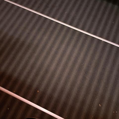 foto des teppichbodens eines ICE-waggons.