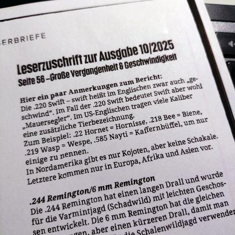 foto einer kopie aus der besagten zeitschrift, in der der leserbriefschreiber darauf hinweist, dass es in den USA kaliberbezeichnungen wie .22 Hornet, .218 Bee, .219 Wasp oder .585 Nayti (= Kaffernbüffel) gibt