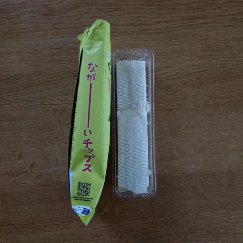 der inhalt der packung "Tokimeki Chapz Chips Original" mit der verpackung auf der seite daneben